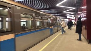 Лифт, электропоезда Русич и Москва 2019, на станции метро «Прокшино» (СокЛ) // 11 февраля 2023 года