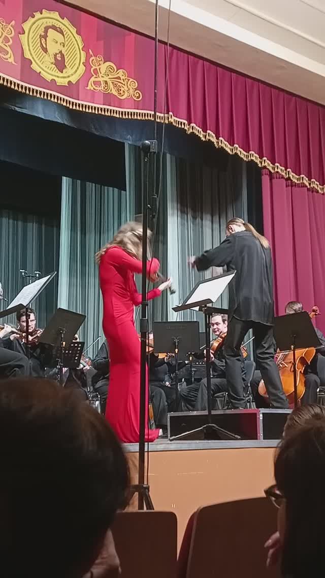 Шедевры классики 🌹 Камиль Сен - Санс 💫 фрагмент концерта в консерватории Екатеринбурга. Оркестр смотреть онлайн