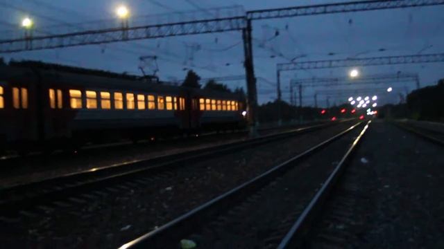 Электропоезд ЭР2Т-7214 станция Бекасово-1 смотреть онлайн