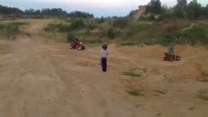 Квадрокросс Honda trx 400 ex в карьере
