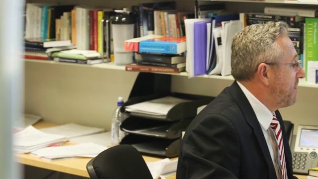 The importance of leadership in the workplace with Dr Belinda Allen and Professor Peter Gahan смотреть онлайн