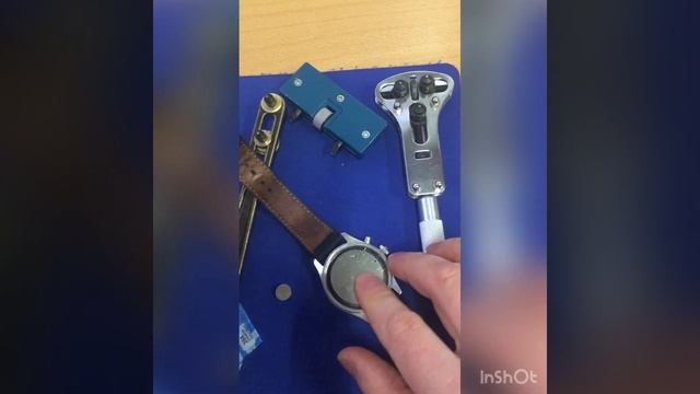 Replacing the battery in a watch JUNKERS / Замена батарейки в наручных часах JUNKERS смотреть онлайн