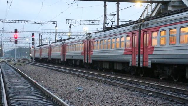 Электропоезд ЭР2Т-7154 станция Бекасово-1 смотреть онлайн