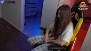 СИМПЛ ПОДНЯЛ ФУТБОЛКУ АРИНЯН И СПАЛИЛ..?! | СИМПЛ ДРЕССИРУЕТ АРИНЯН ПРЯМО НА СТРИМЕ! | BUSTER CHILL