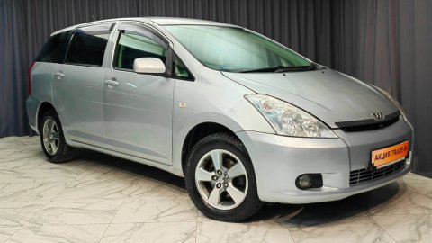 Обзор Toyota Wish 2003