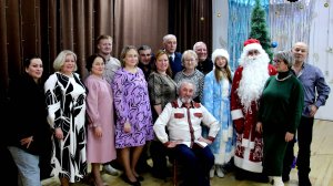 ДЕД МОРОЗ В ДЕБЁСАХ ЗАПЕЛ ПО-УДМУРТСКИ ! В центре Сибирский тракт. 25.12.2024. Видео В.Нуриахметова.