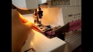 PFAFF 4852 окантовыватель