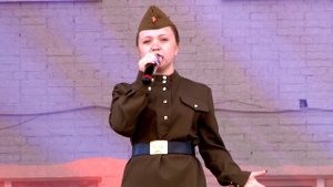 На безымянной высоте (Автор слов — поэт Михаил Матусовский, композитор — Вениамин Баснер)