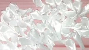 Школьные  банты из атласных лент со спиральками.Белые бантики- спиральки канзаши