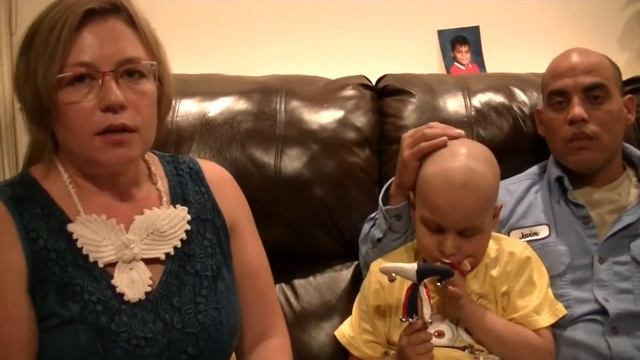 Видеообращение от мамы и папы Кельвина. смотреть онлайн