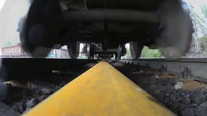 Под поездом 2