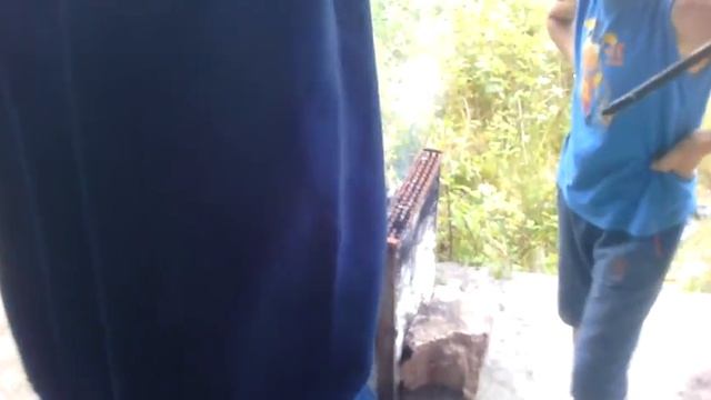 Пробуем жареные сосиски на костре