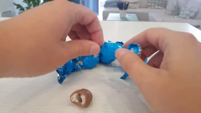 Milka Oreo Mini Egg Chocolate Unboxing Product Opening 2020