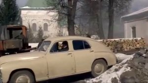 Фильм о застывшей девушке с иконой в руках На реальных событиях.