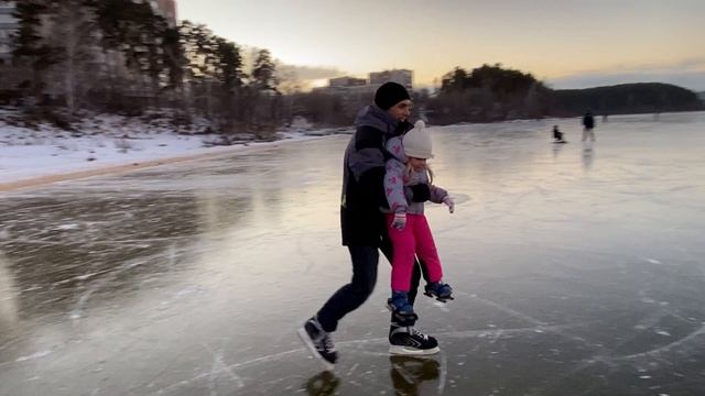 На коньках по озеру Кисегач.MP4