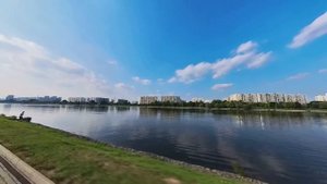 Выйдя по УДО, уборщица нашла коляску в парке и привезла на работу… А заглянув внутрь, босс похолоде