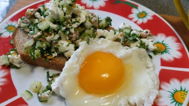 #ЗАВТРАК ЗА Три Минуты! Вкусная #яичница! Идеальный Завтрак! Очень даже приличный!