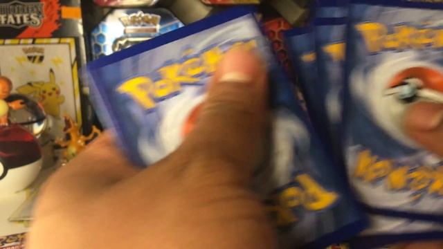 Opening Pokémon packs hit after hit!!! смотреть онлайн