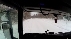 Всё-таки тронулся, но поднялся не с первого раза! Цепи делают своё дело!