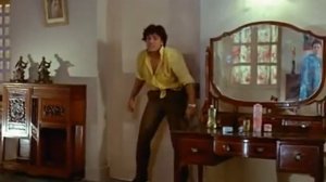 Govinda, Mandakini  в индийском фильме.