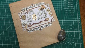 Процесс сшивки ежедневника в стиле крафт из тетрадных блоков и самодельных обложек