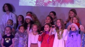 Школа 78 поздравляет с наступающим Новым 2025 годом! Поздравляет директор школы Шеховцова Т.А.