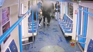 Пассажир, учинивший драку в вагоне электропоезда в метро Москвы, стал фигурантом уголовного дела