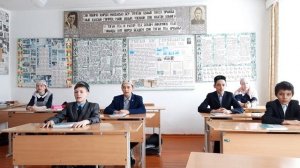 Доньяда иң матур ил - ул минем туган илем, доньяда иң матур тел - ул минем туган телем.