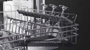 Watch the Gaggenau dishwashers' smooth running rails and cushioned closing system