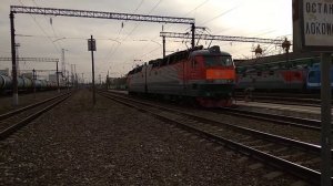 Смена электровоза ЧС7-273 на ЭП1М-606 у поезда 542 Москва - Адлер