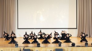 8. Танец ведьмочек. Новогоднее шоу ЛЕТУЧИЙ КОРАБЛЬ СКХГ "Движение вверх"