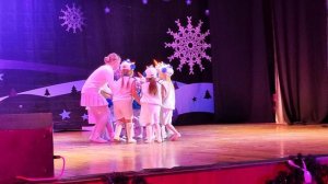 Танец снеговиков