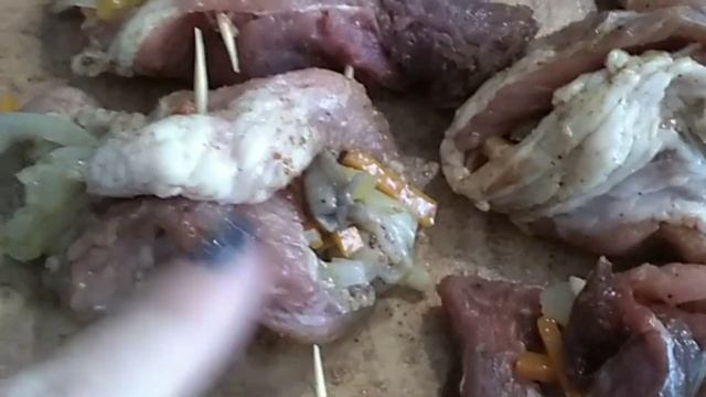 жарим мясные конвертики