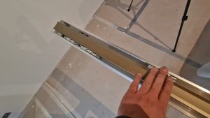 Монтаж алюминиевой перегородки. (PROFIL-DOORS) ПЕРЕГОРОДКА ИЗ АЛЮМИНИЯ ПРОФИЛ ДОРС
