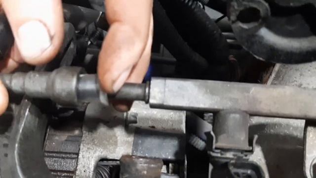 как снять топливную трубку на Шевроле Ланос смотреть онлайн