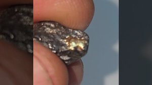 метиорит с вкраплениям золота