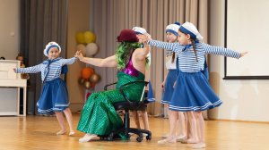 14. Танец Водяного. Новогоднее шоу ЛЕТУЧИЙ КОРАБЛЬ СКХГ "Движение вверх"