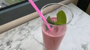 Ягодный смузи с йогуртом 🍹пп-рецепт из 3-х ингредиентов