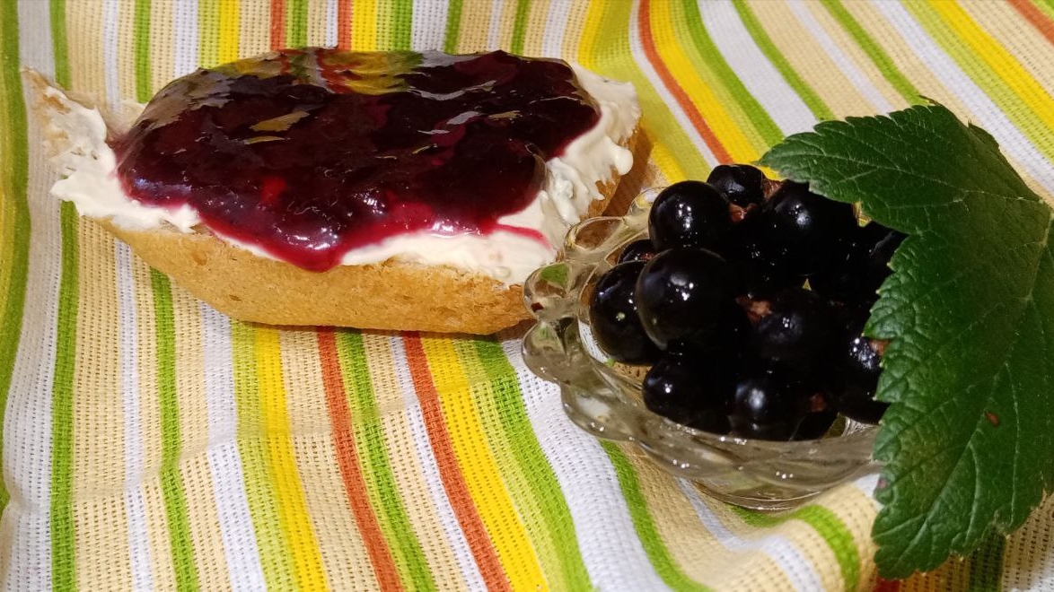 Вкусный пирог из чёрной смородины. смотреть онлайн