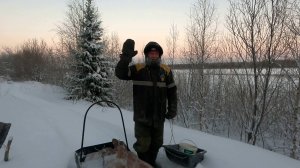 Зимняя рыбалка с друзьями \ Часть 1 \ Проверка палок после недельного перерыва