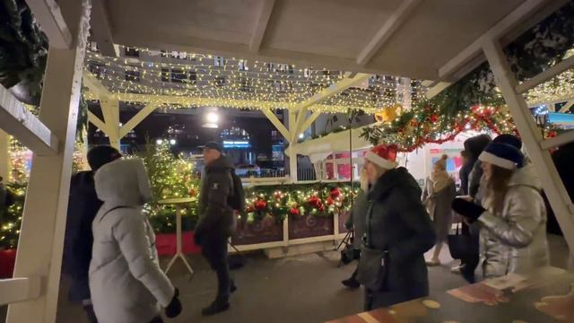 Центр Москвы 8 дней до Нового Года 2025 Прямая трансляция Стрим прогулки прямые эфиры и трансляции смотреть онлайн