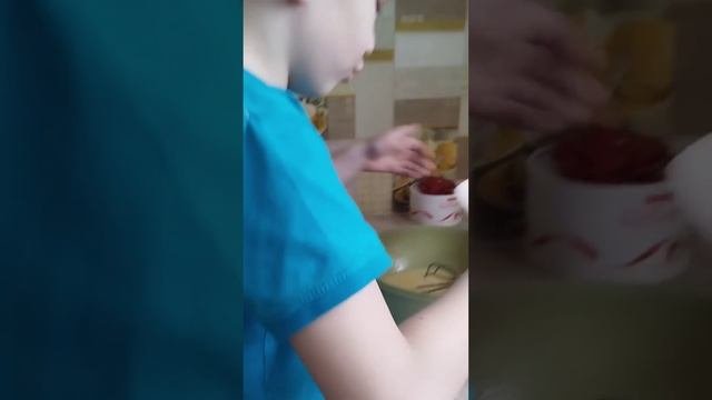 Печем вафли на советской вафельнице вместе с Гошей ☺ #2024 #рецепты #еда  #GoshaPlayGo