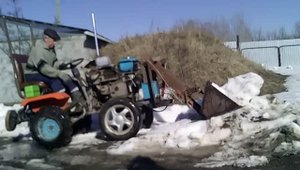 Погрузчик на  минитрактор