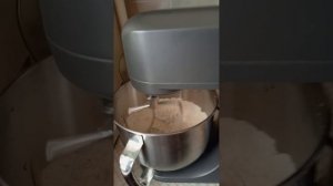 Приготовила тесто за 2 минуты с помощью планетарного миксера Kitfort KT-1328