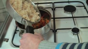 Рис с овощами и тушенкой. Просто и сытно!
