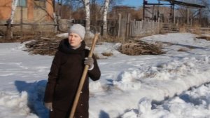 Оборона деревни и Русский дух! Роем канавы. Показываем, как семья в селе готовится к паводку весной.