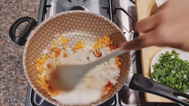 Fried Rice // (チャーハン) // Restaurant Style Fried Rice Recipe 3 minutes // Fried Rice without egg