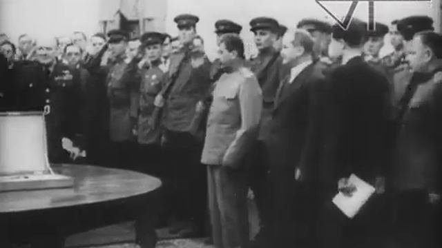 Вручение Черчиллем товарищу Сталину почётного меча для Сталинграда