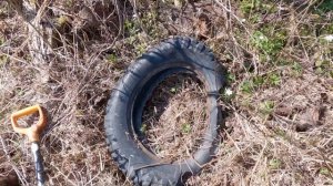 Фундамент как укрепление. Разбитая техника вермахта и следы наступающей армии РККА