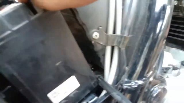 INTERCEPTOR650 How to remove Battery and Air Filter .interceptor650